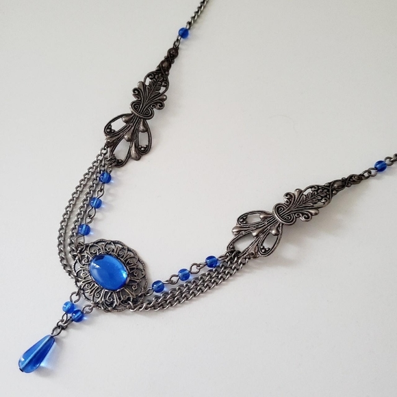 Vintage Necklace in Blue - Picture 2 of 3